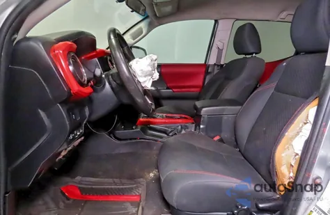 2023 Toyota Tacoma Double Cab z USA, uszkodzony, nr VIN 3TYAX5GN5PT067607